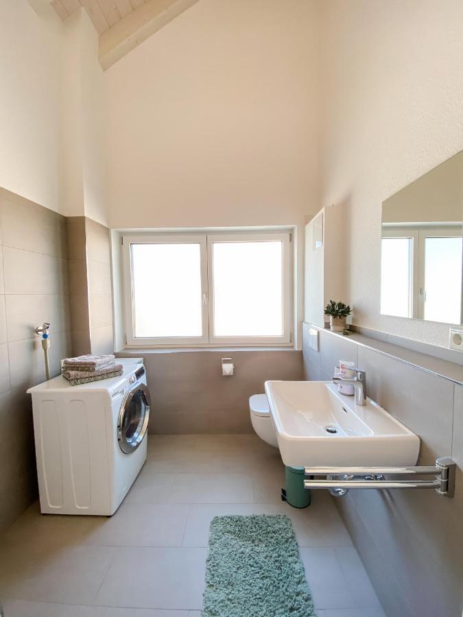 Wunderschoene Helle Wohnung Mit Grosser Dachterrasse 戈特马丁根 外观 照片