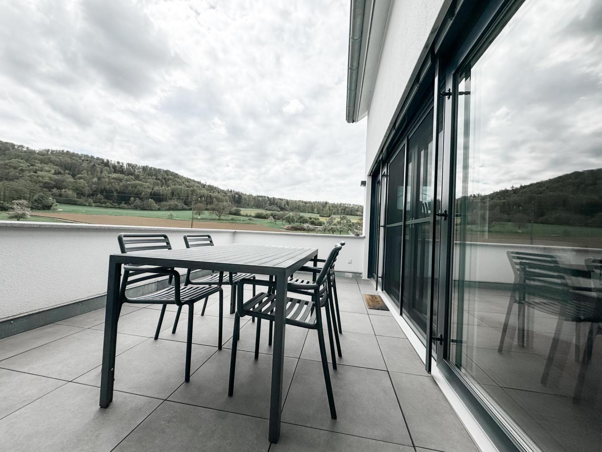 Wunderschoene Helle Wohnung Mit Grosser Dachterrasse 戈特马丁根 外观 照片